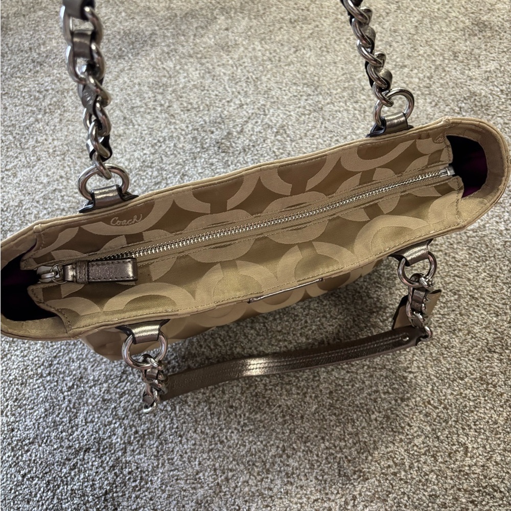 Signature Coach Madison Tote Bag - Picture 10 of 14